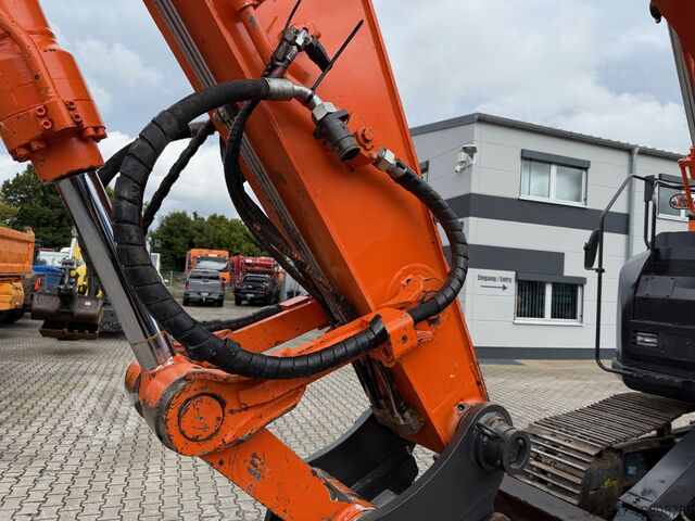 Mobiele graafmachine Hitachi ZX225U SLC-5B Kettenbager Kurzheck