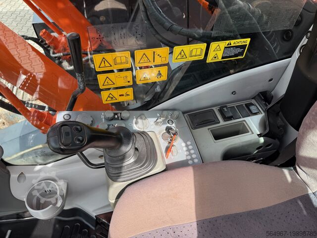 Mobiele graafmachine Hitachi ZX225U SLC-5B Kettenbager Kurzheck