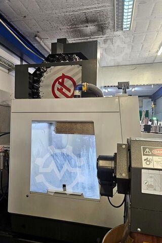 Centro de usinagem vertical Haas VF-3YT/50
