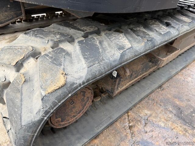 Escavadora Midi Kubota KX 080-4