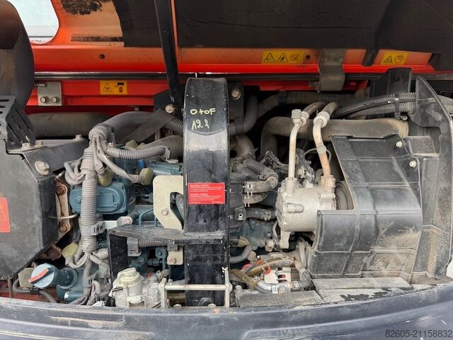 Escavadora Midi Kubota KX 080-4