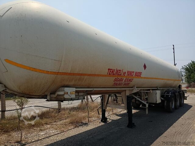 Tanker semitrailer ISISAN GAS TANK 3x 45m3 LPG Tankauflieger