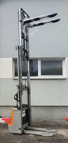 Pallet Stackers Still EXV 12 new batt