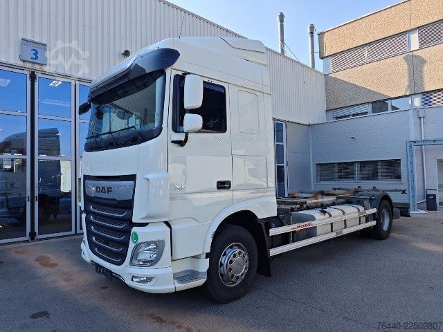 Camion porte-caisses amovibles DAF WAB