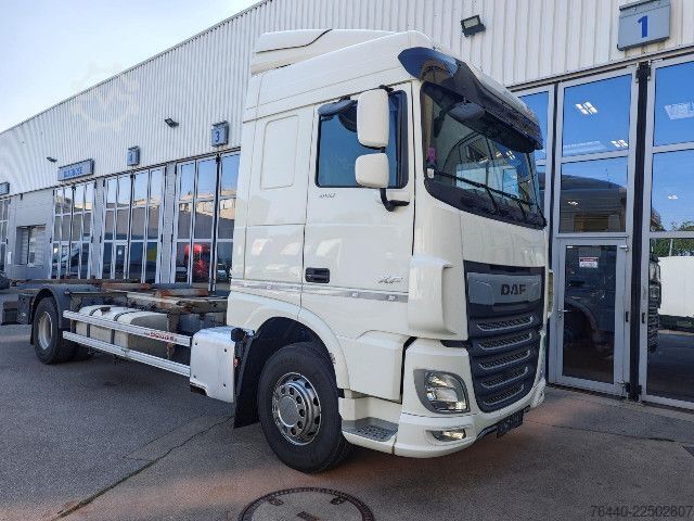 Camion porte-caisses amovibles DAF WAB