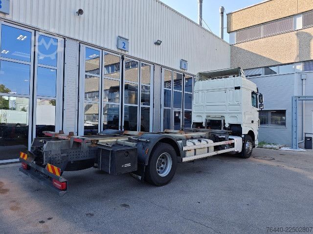 Camion porte-caisses amovibles DAF WAB