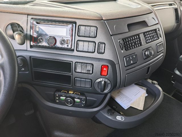 Camion porte-caisses amovibles DAF WAB
