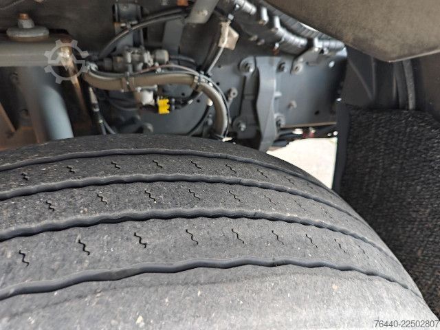 Camion porte-caisses amovibles DAF WAB