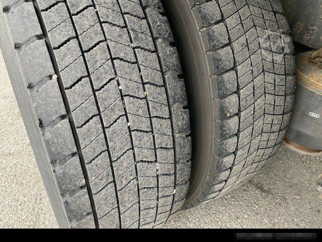 Kühlkoffer-LKW MERCEDES-BENZ Axor 2529 L Kühlk. Klima+LBW 2to+CarrierSupra750