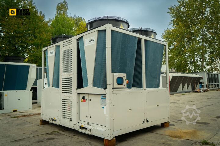 চিলার / হিট পাম্প New Industrial Chiller / Heat pump YORK 254/186 KW | With warranty