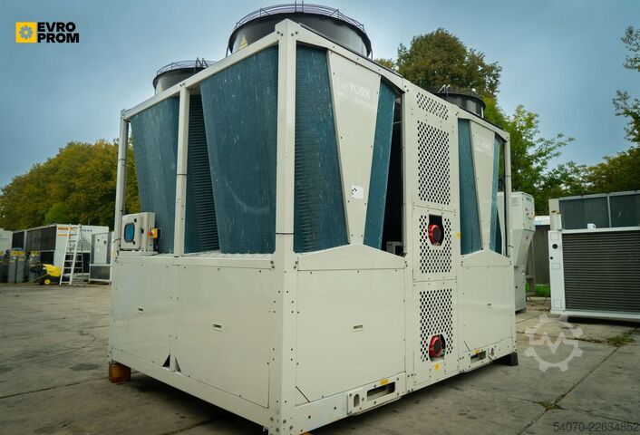 চিলার / হিট পাম্প New Industrial Chiller / Heat pump YORK 254/186 KW | With warranty