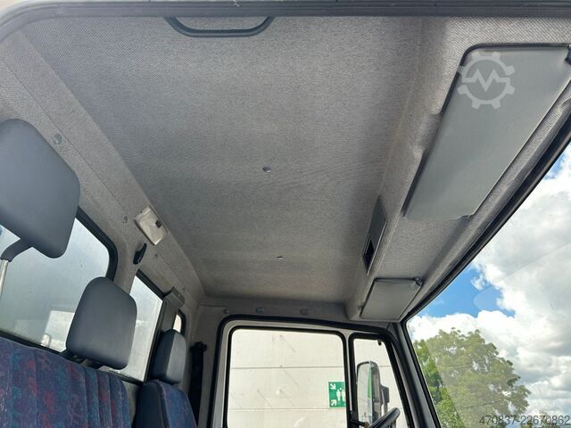 飲料バン MERCEDES-BENZ Vario 612 D