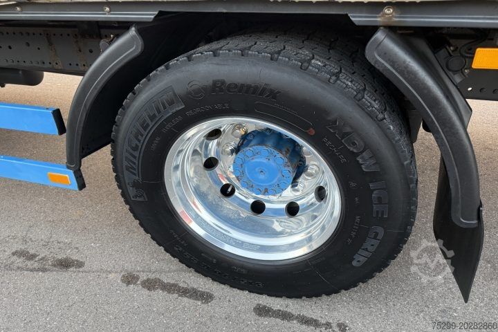 Nákladné auto s plochou korbou a plachtou Mercedes-Benz Actros 1848 4x2 Retarder / Swiss-Vehicle