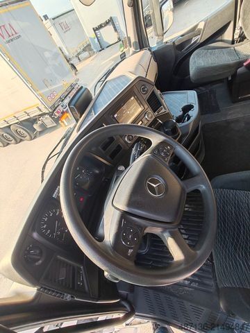 Objemová ťažná jednotka MERCEDES-BENZ ACTROS 1851 mega Prime