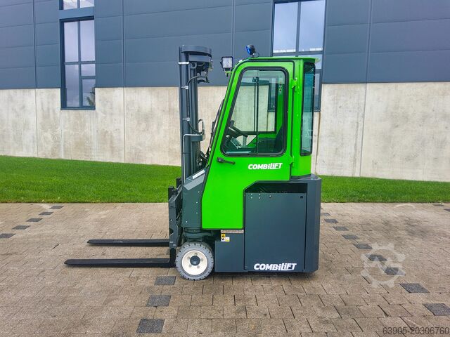 Stivuitor cu 4 căi Combilift CBE 3000