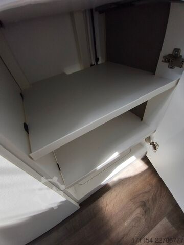 کمپرون LMC Innovan pure 640, Automatik,Längsbetten,Model 27