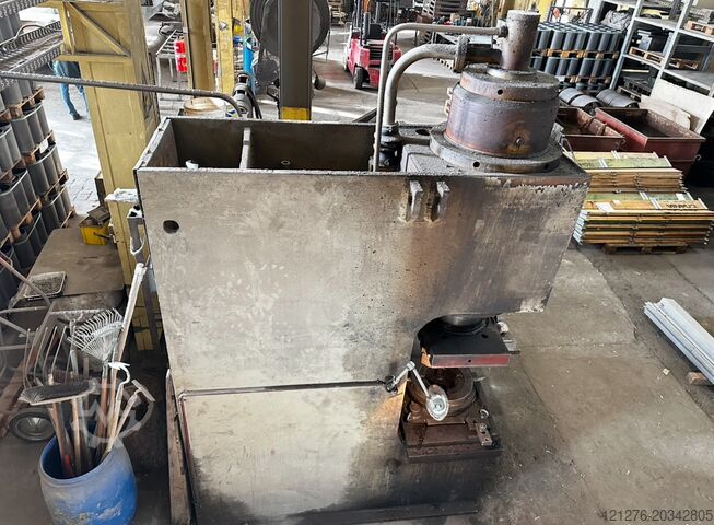 Hüdrauliline press WMW PYE 250 N