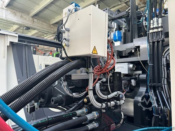 Stroj za brizganje ENGEL Victory 330H/80V/160 combi Ecodrive