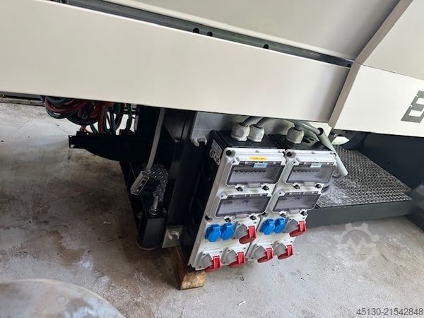 Stroj za brizganje ENGEL Victory 330H/80V/160 combi Ecodrive