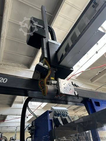 Stroj za brizganje Engel Victory 200H/60W/180 combi