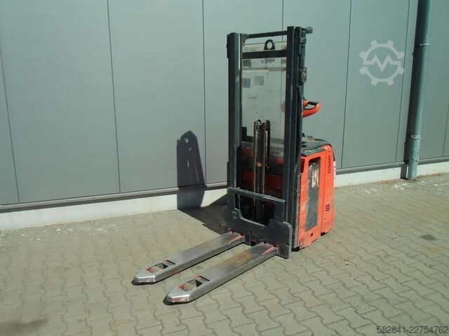 Hochhubwagen LINDE D 12 AP