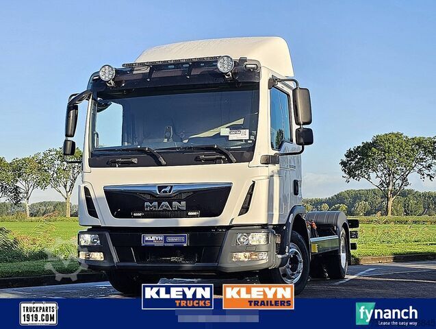 Sasis dengan kabin MAN 8.220 TGL PTO AIRCO WB305