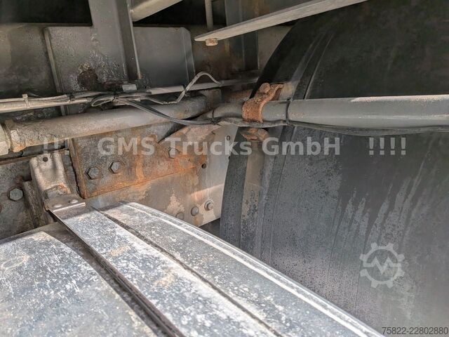 Automobilis ar plakanu platformu VOLVO FM12-380 / 8X4 / 28m Hiab Kran / WINCH