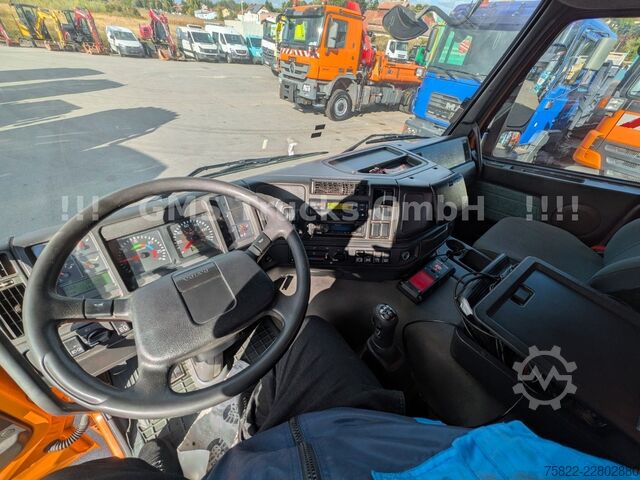 Automobilis ar plakanu platformu VOLVO FM12-380 / 8X4 / 28m Hiab Kran / WINCH