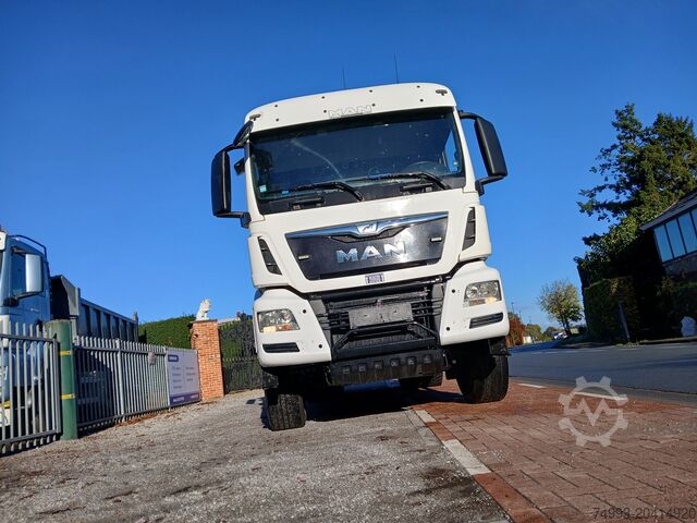 Koukkuvarrella / konttijärjestelmällä MAN TGS 33.460  6X4