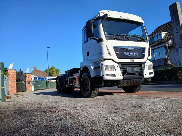 Koukkuvarrella / konttijärjestelmällä MAN TGS 33.460  6X4