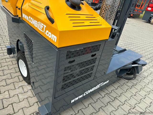 Forklift empat arah Combilift C3000/ Mast 7500 mm /Teleskopic forks