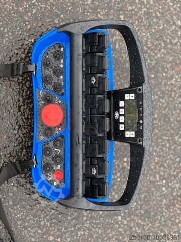 Schwerlast LKW/SZM MERCEDES-BENZ Arocs 2552 6x2 Lift Achse HMF 4020