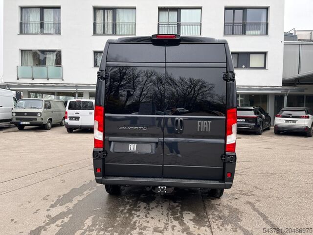 Kleinbus FIAT Ducato 35 L2H2 AHK RüKa CarPlay TürenVerglast