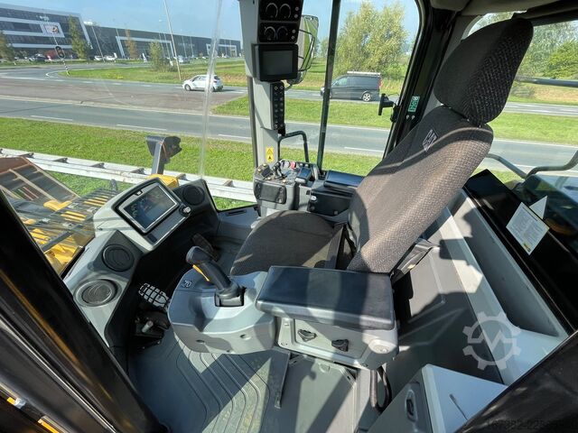 Machinehandel De Leeuw BV Machinehandel De Leeuw BV Machinehandel De Leeuw BV