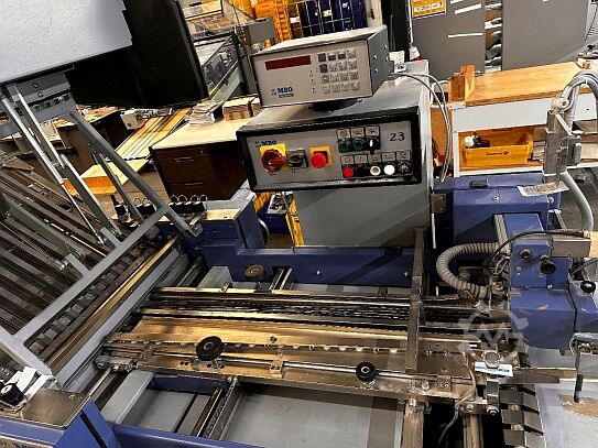 Máquina de dobragem MBO T530-53/6F