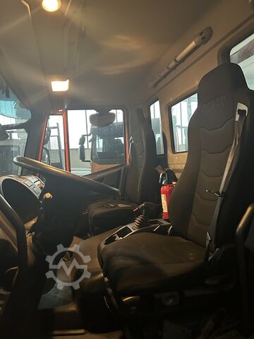 Plataforma de transporte de vehículos Iveco ML 120-190