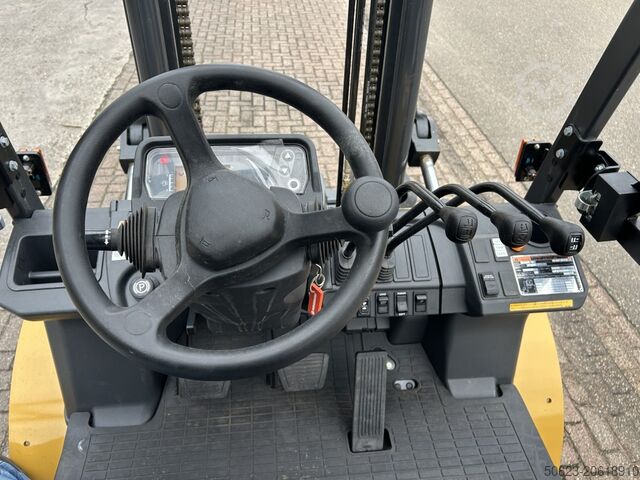 Prednji viličar Caterpillar GP40NT