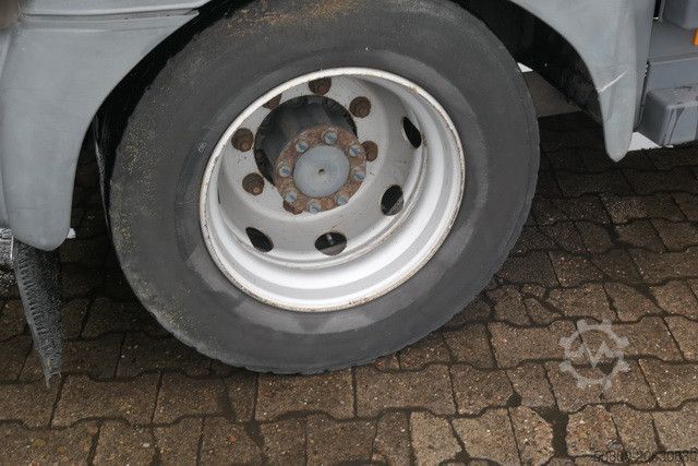 Camião de caixa fechada MERCEDES-BENZ 1224 L Atego, 7.240mm lang, 2. Zylinder defekt