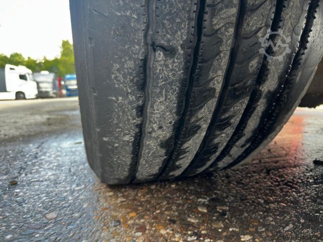 Kamion za prevoz stoke MAN TGX 18.420 4x2 1.Stock Cuppers Viehtransporter