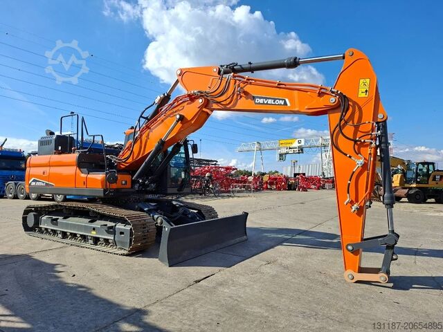 รถขุดตีนตะขาบ Develon DX225LC-7