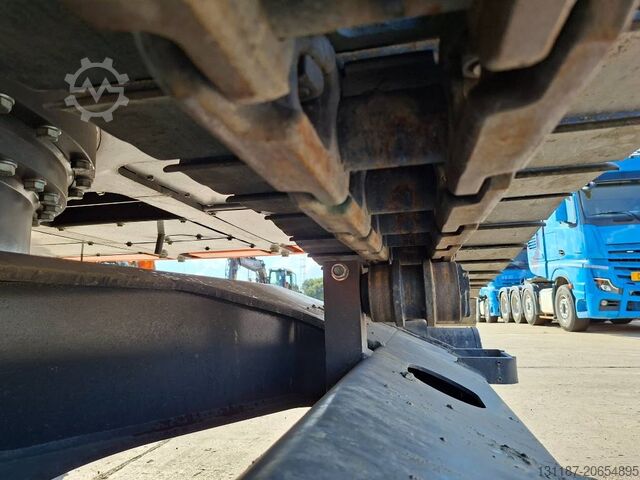 รถขุดตีนตะขาบ Develon DX225LC-7