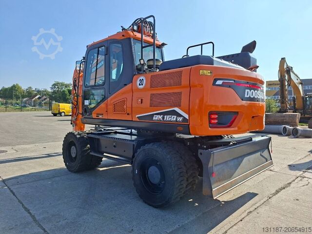 รถขุดล้อยาง Doosan DX160W-7