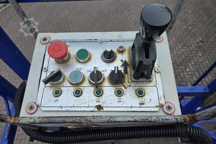 Elevador de tijera JLG 210-25 Diesel, 4x4 Drive, 23m Working Height, 1000