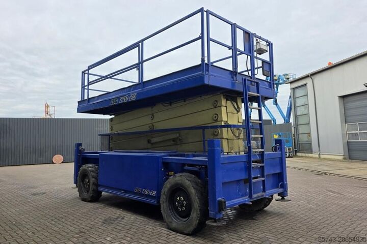 Elevador de tijera JLG 210-25 Diesel, 4x4 Drive, 23m Working Height, 1000
