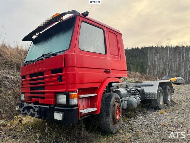 Chassis com cabina Scania P112 6x2 chassis