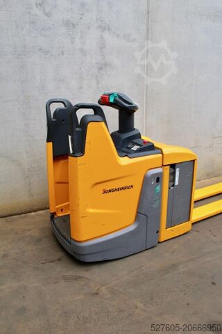 Камион за палети Jungheinrich ERE 125 LI-ION