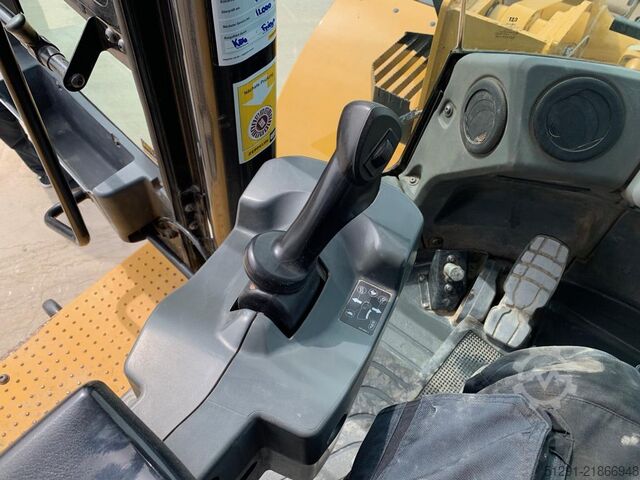 погрузчик Caterpillar 972M XE