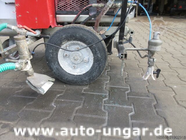 Marcações rodoviárias Graco LineLazer Zebra 5000 Viscount Airless