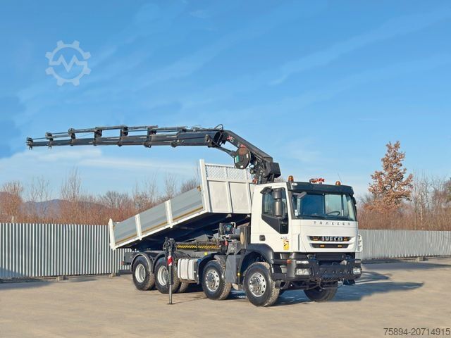 Tipper truck IVECO TRAKKER * HIAB 211 E - 6 HIDUO+ FUNK / 8x4 *TOP