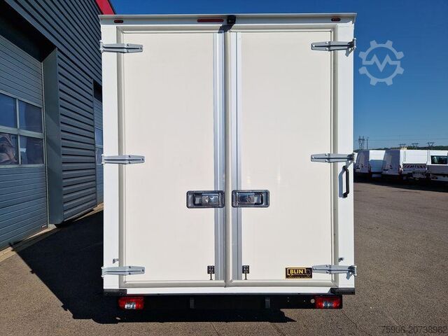 Hög och lång boxvagn Fiat Ducato